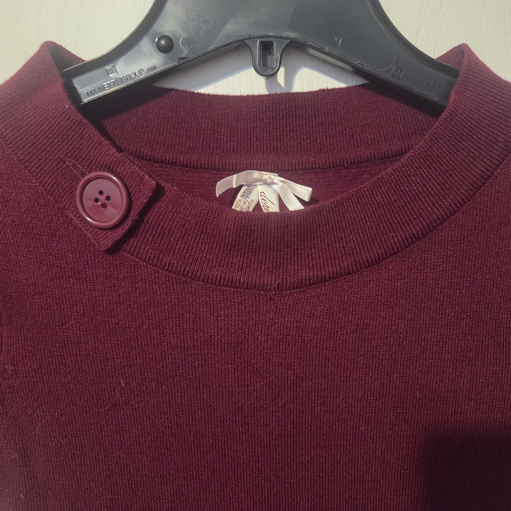 Derek Heart NEW Medium Women's Burgundy Knit Sweater with Button Detail